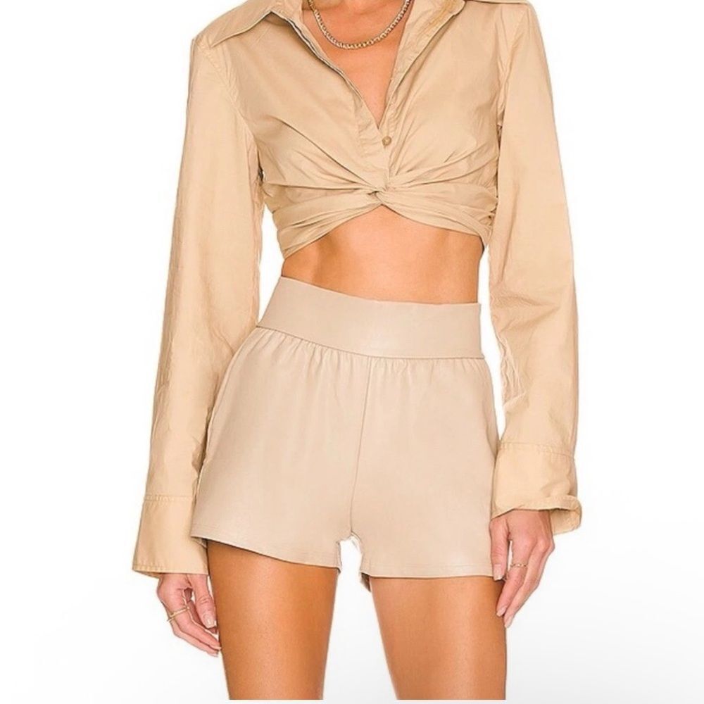 Commando Minimalist Faux Leather Relaxed Pull On Shorts in Sand Tan Size Small